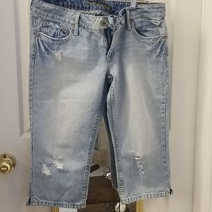 AE light denim capri Jean's